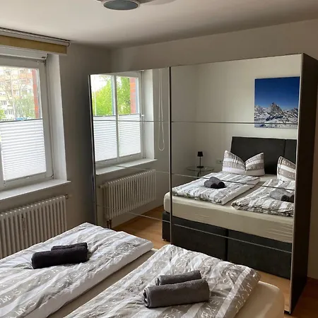 Im Zentrum Mit Tiefgaragen-stellplatz Apartmán *