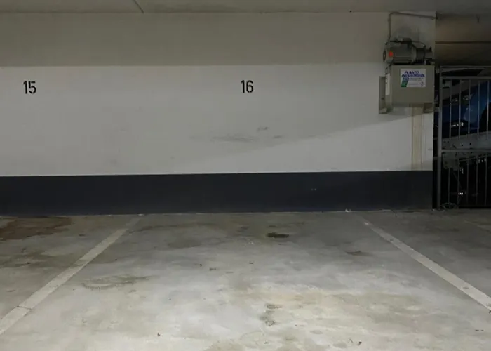 Im Zentrum Mit Tiefgaragen-stellplatz * Lipsko